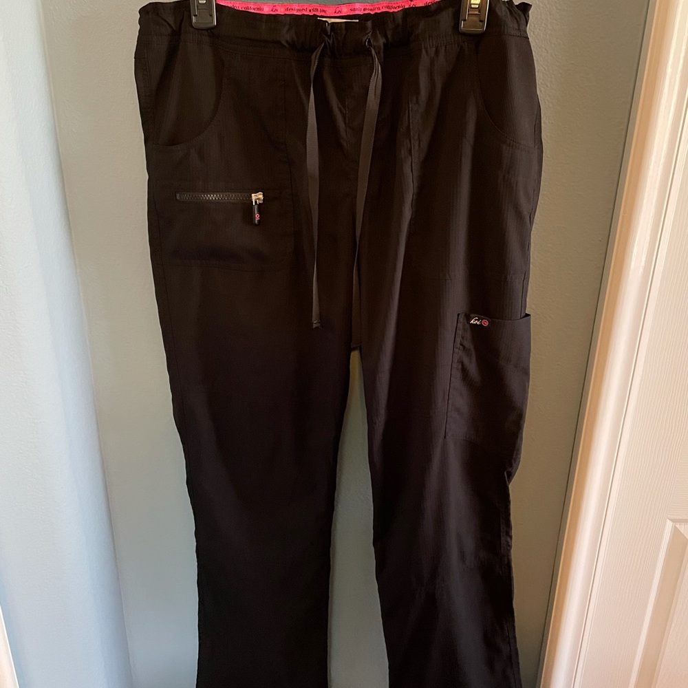 Koi lite scrub pants, black, size medium.